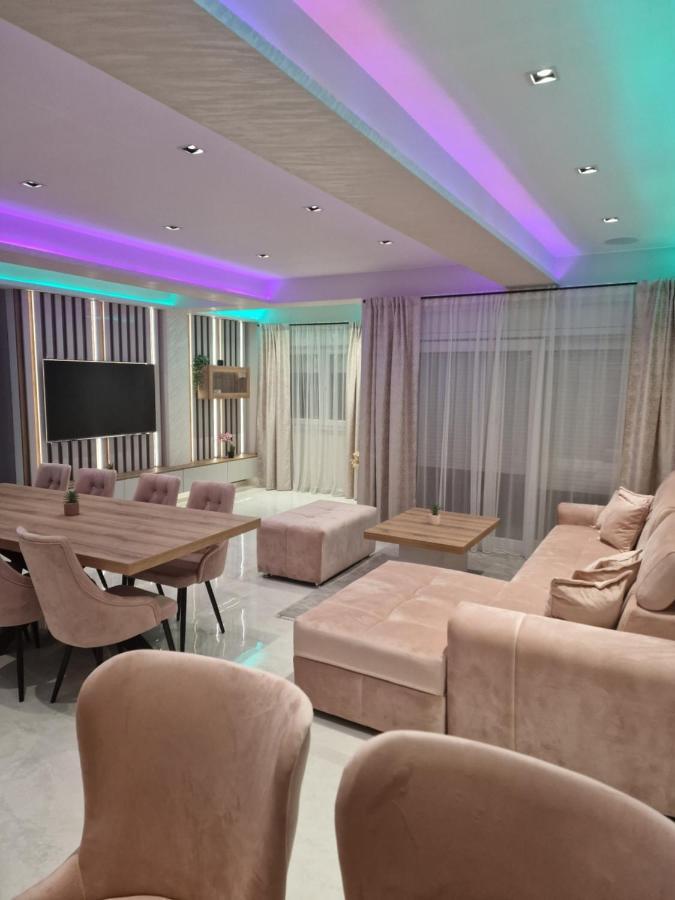 שיבניק Luxury Apartman Imperio מראה חיצוני תמונה
