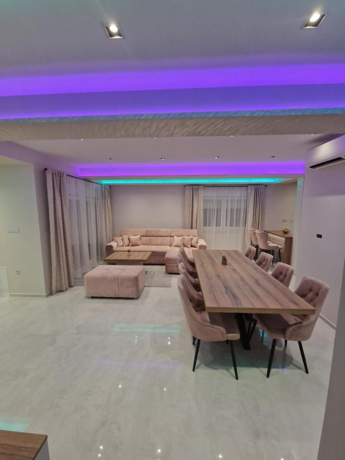 שיבניק Luxury Apartman Imperio מראה חיצוני תמונה