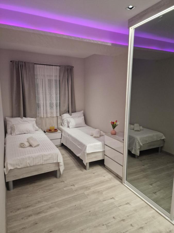 שיבניק Luxury Apartman Imperio מראה חיצוני תמונה