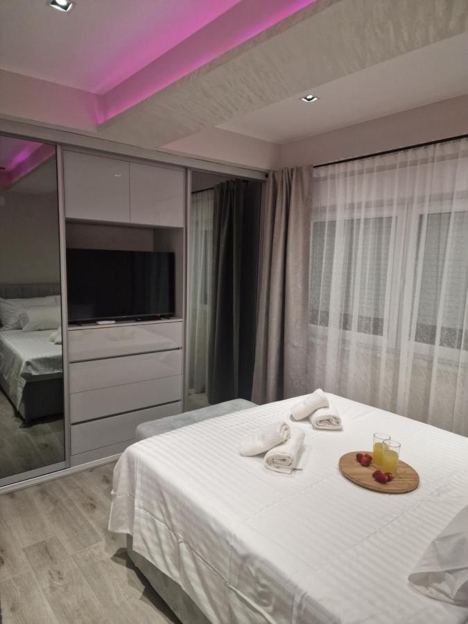 שיבניק Luxury Apartman Imperio מראה חיצוני תמונה