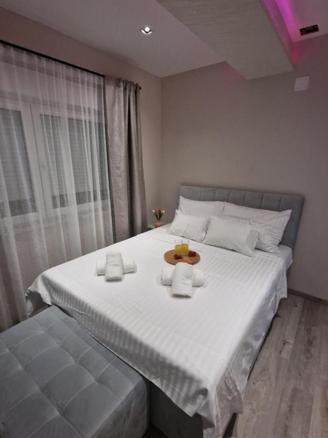 שיבניק Luxury Apartman Imperio מראה חיצוני תמונה