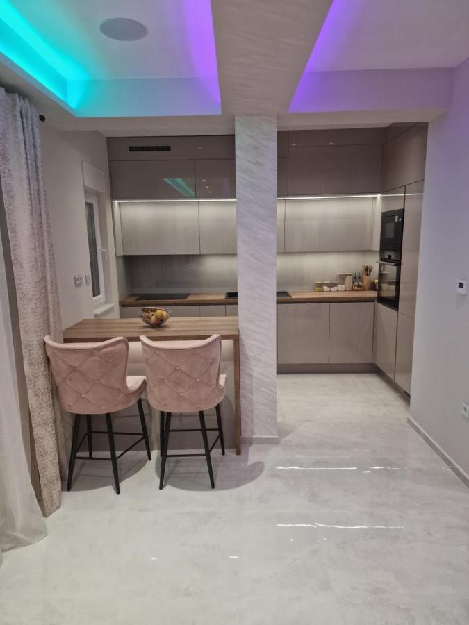 שיבניק Luxury Apartman Imperio מראה חיצוני תמונה