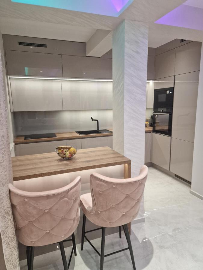 שיבניק Luxury Apartman Imperio מראה חיצוני תמונה