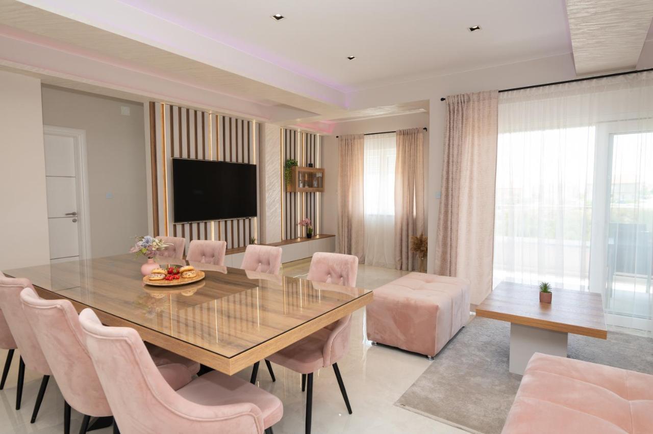 שיבניק Luxury Apartman Imperio מראה חיצוני תמונה