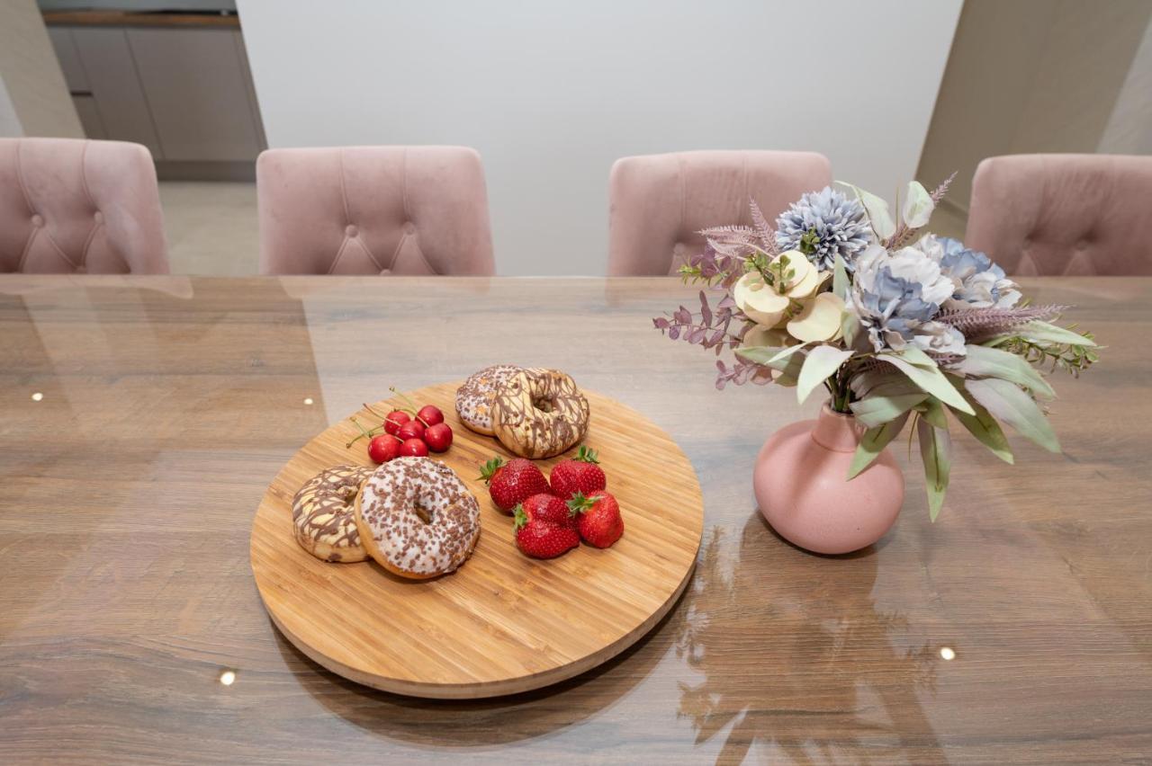 שיבניק Luxury Apartman Imperio מראה חיצוני תמונה