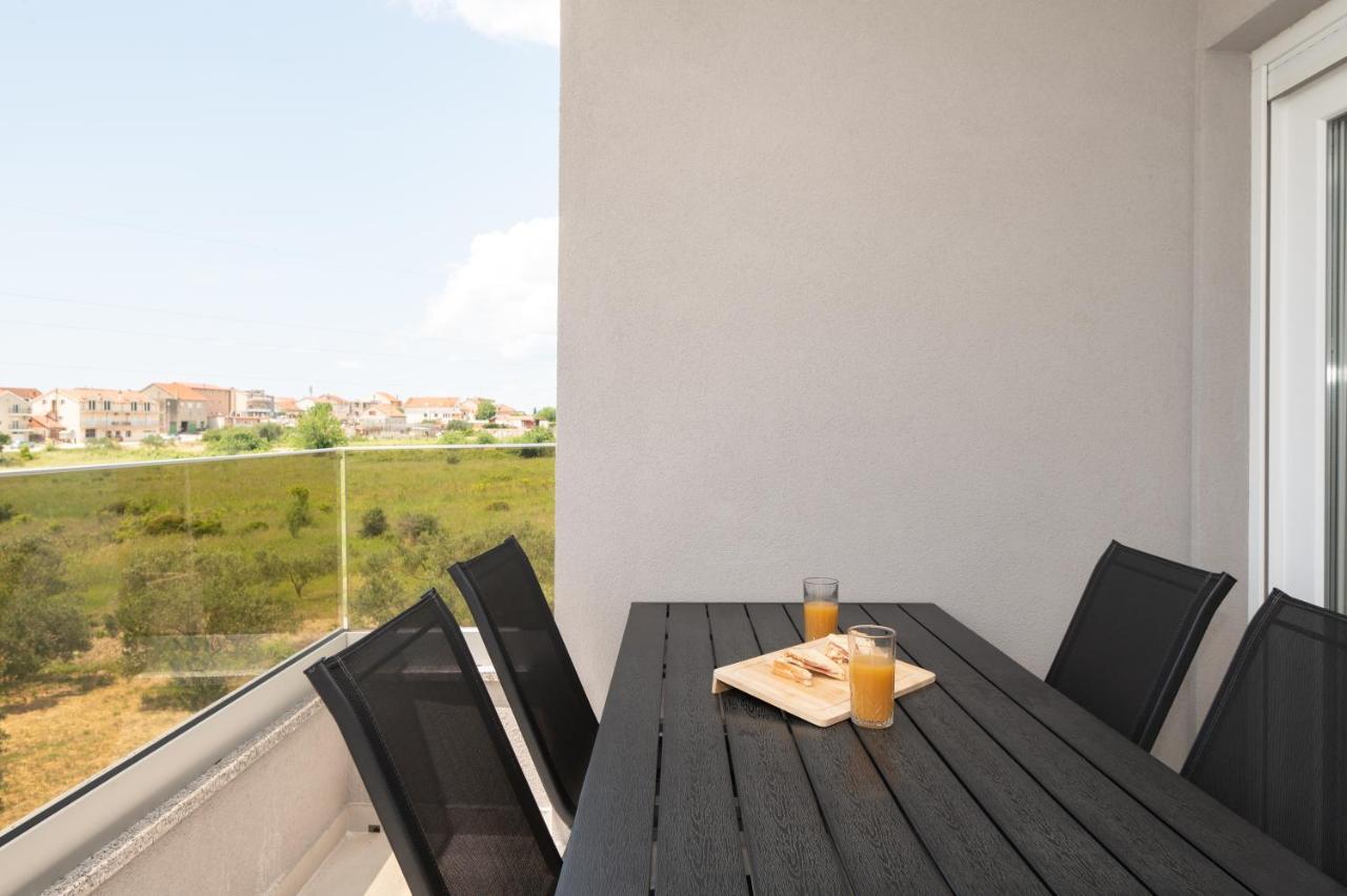 שיבניק Luxury Apartman Imperio מראה חיצוני תמונה