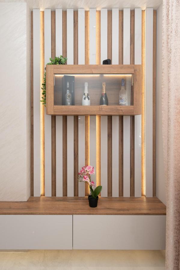 שיבניק Luxury Apartman Imperio מראה חיצוני תמונה