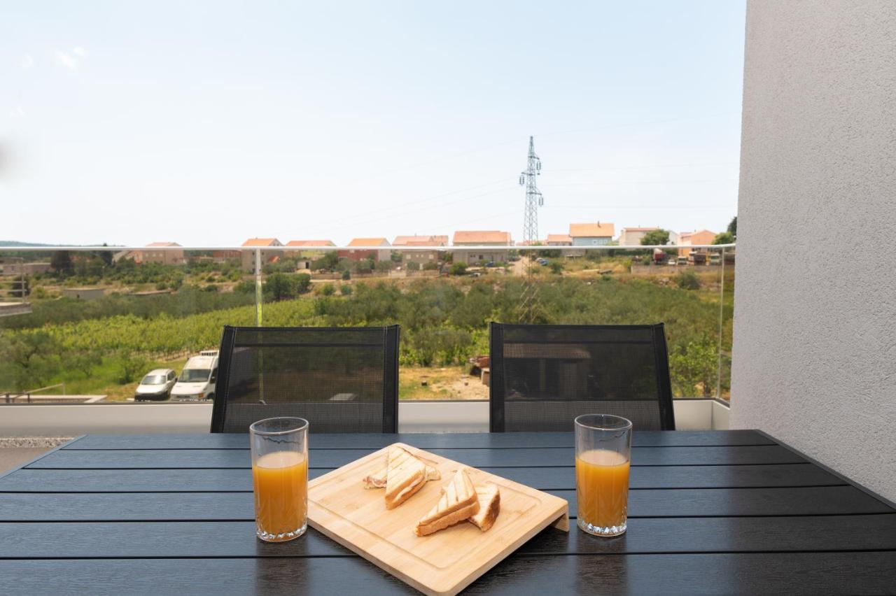 שיבניק Luxury Apartman Imperio מראה חיצוני תמונה